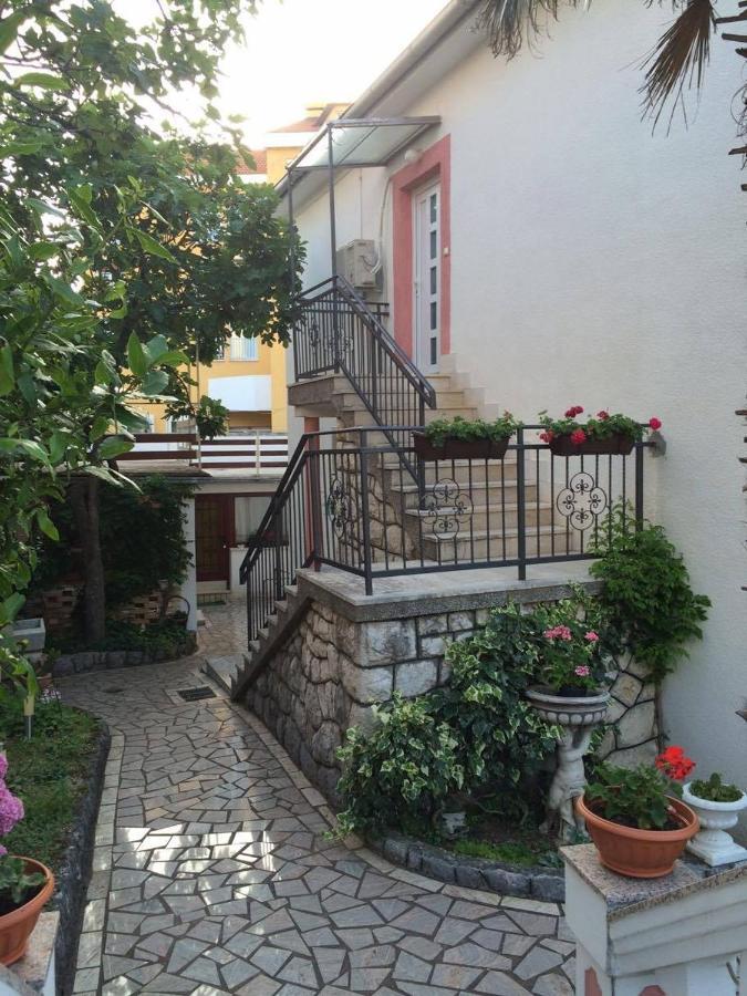 Apartments By The Sea Selce, Crikvenica - 16375 Exterior foto